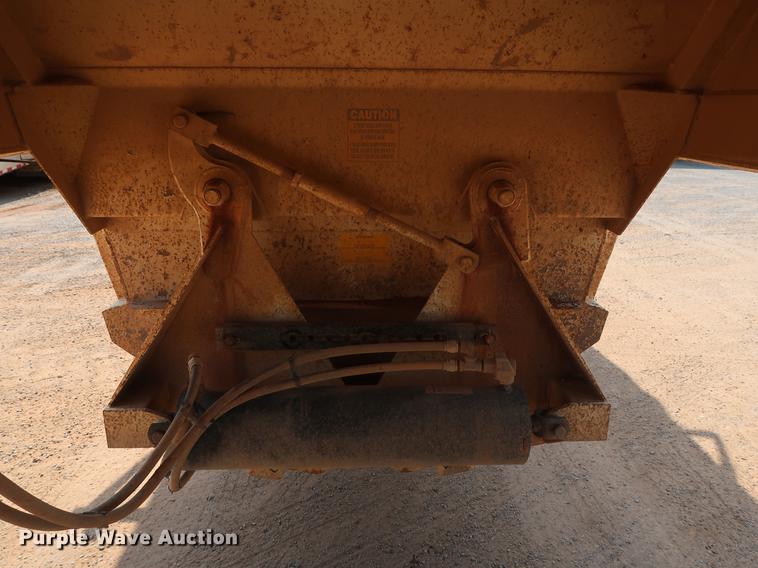 image for item DG3483 2009 CTS BDT-40 bottom dump trailer