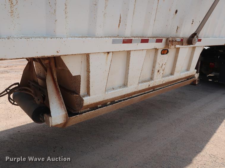 image for item DG3483 2009 CTS BDT-40 bottom dump trailer