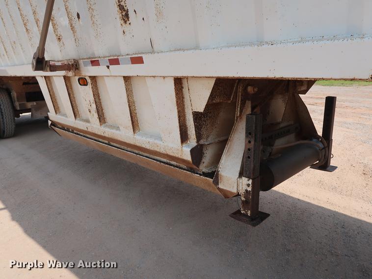 image for item DG3483 2009 CTS BDT-40 bottom dump trailer