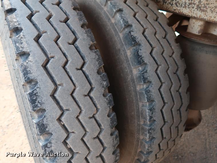 image for item DG3483 2009 CTS BDT-40 bottom dump trailer