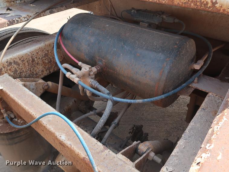 image for item DG3483 2009 CTS BDT-40 bottom dump trailer