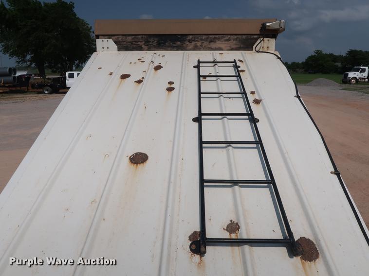 image for item DG3483 2009 CTS BDT-40 bottom dump trailer