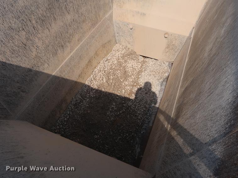 image for item DG3483 2009 CTS BDT-40 bottom dump trailer