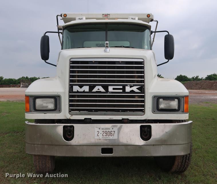 image for item DG3486 2007 Mack CHN613 dump truck