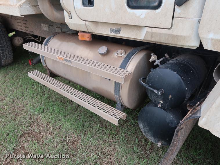 image for item DG3486 2007 Mack CHN613 dump truck