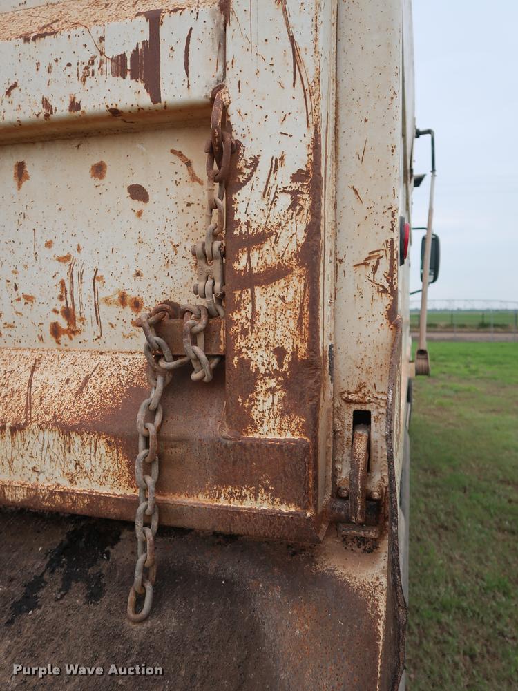 image for item DG3486 2007 Mack CHN613 dump truck