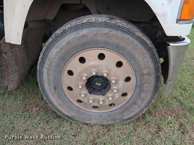 image for item DG3486 2007 Mack CHN613 dump truck