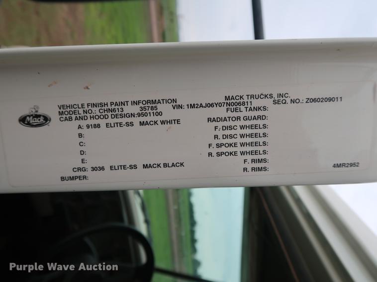 image for item DG3486 2007 Mack CHN613 dump truck