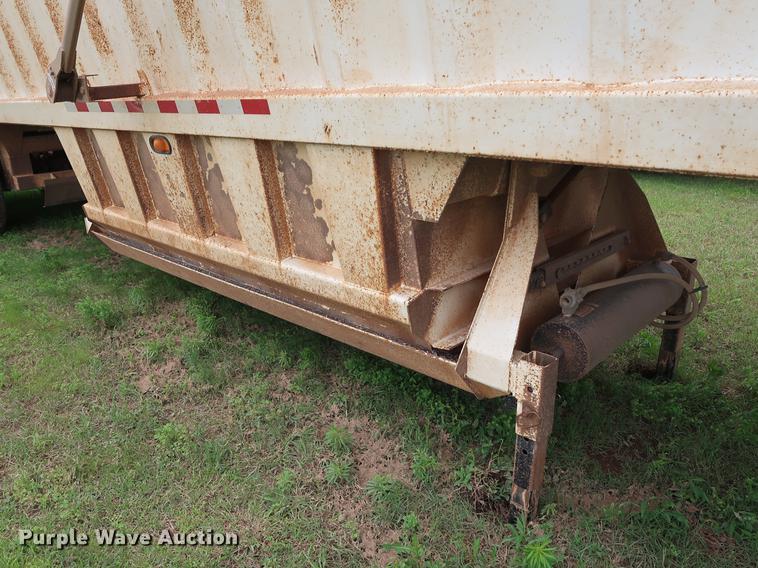 image for item DG3487 2009 CTS BDT-40 bottom dump trailer