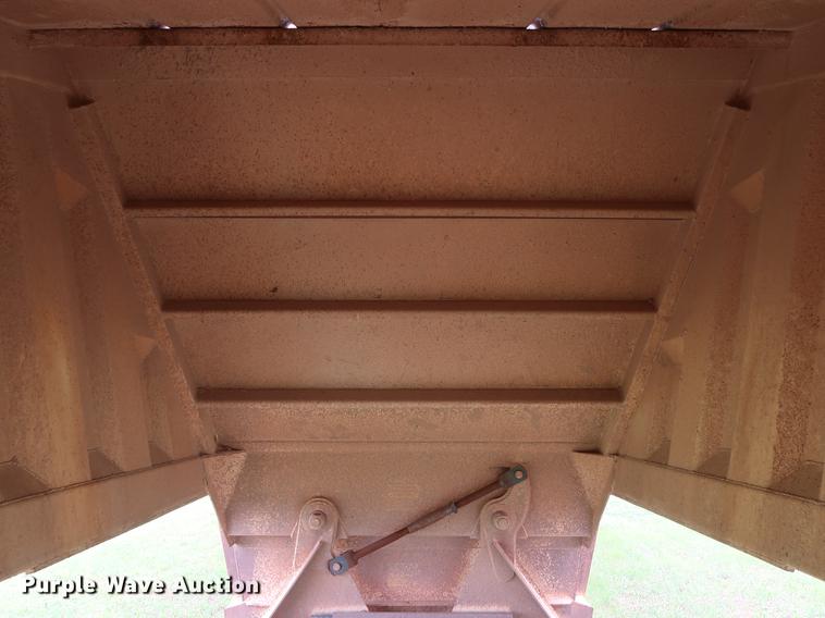 image for item DG3487 2009 CTS BDT-40 bottom dump trailer