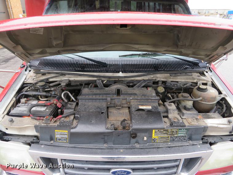 image for item DG3973 2003 Ford Econoline E450 Super Duty shuttle bus