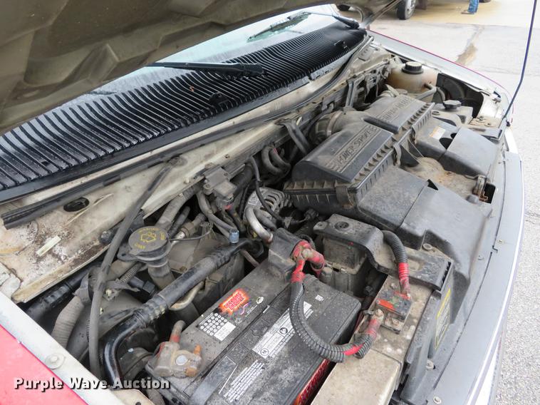 image for item DG3973 2003 Ford Econoline E450 Super Duty shuttle bus