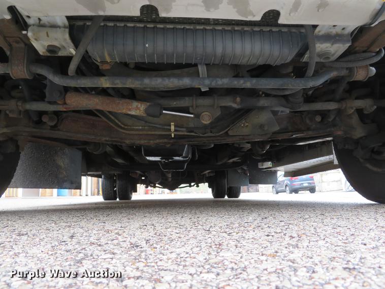 image for item DG3973 2003 Ford Econoline E450 Super Duty shuttle bus