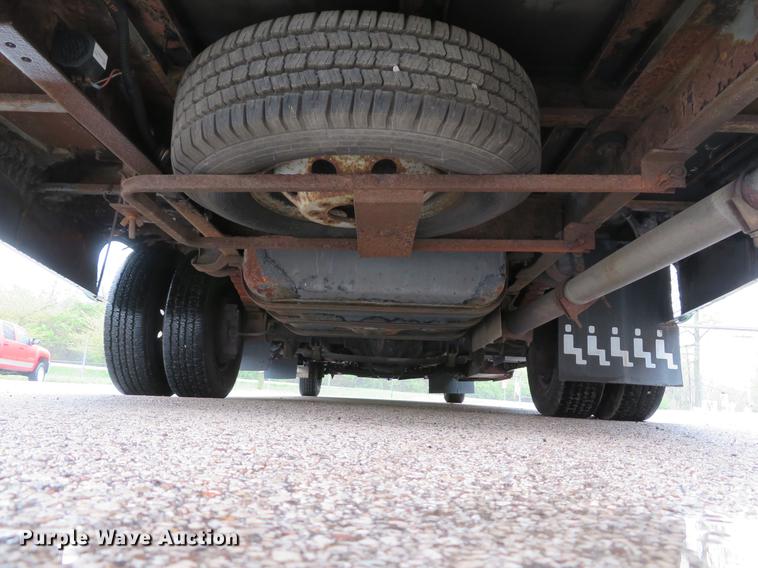 image for item DG3973 2003 Ford Econoline E450 Super Duty shuttle bus