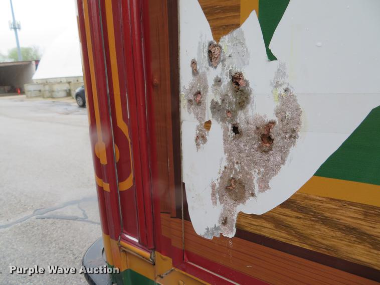 image for item DG3973 2003 Ford Econoline E450 Super Duty shuttle bus