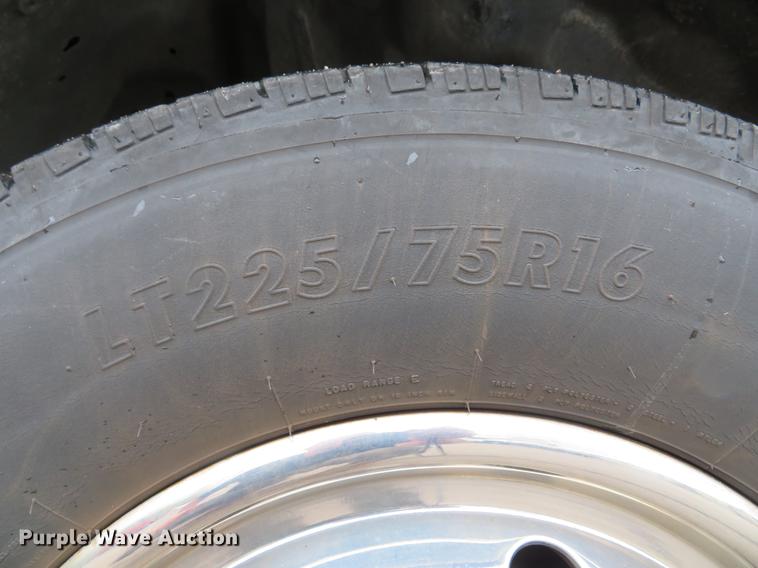 image for item DG3973 2003 Ford Econoline E450 Super Duty shuttle bus