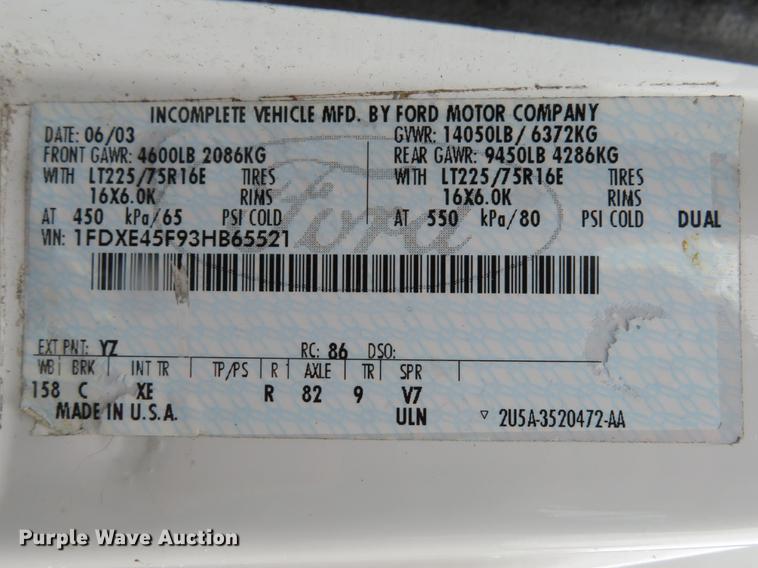 image for item DG3973 2003 Ford Econoline E450 Super Duty shuttle bus