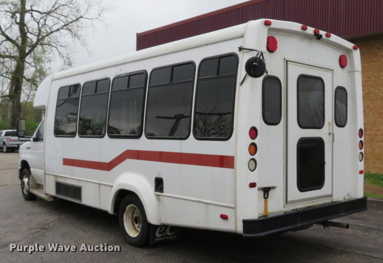 image for item DG3974 2010 Ford Econoline E450 Super Duty shuttle bus