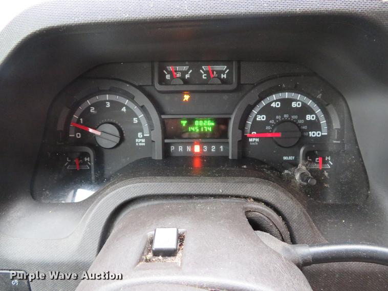 image for item DG3974 2010 Ford Econoline E450 Super Duty shuttle bus