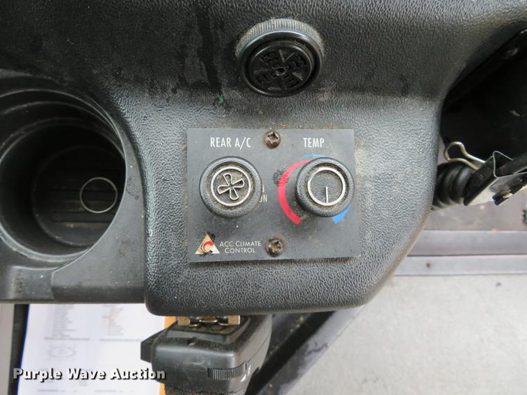 image for item DG3974 2010 Ford Econoline E450 Super Duty shuttle bus