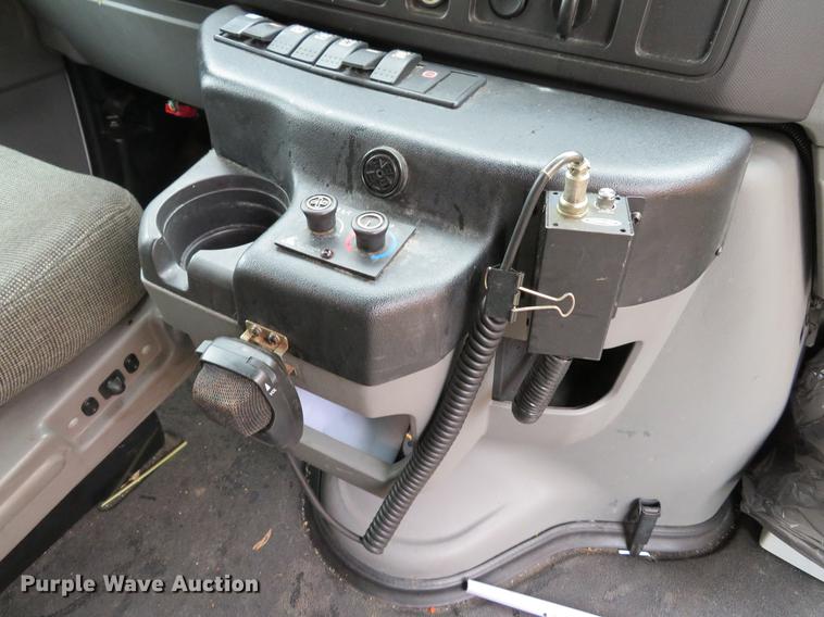 image for item DG3974 2010 Ford Econoline E450 Super Duty shuttle bus