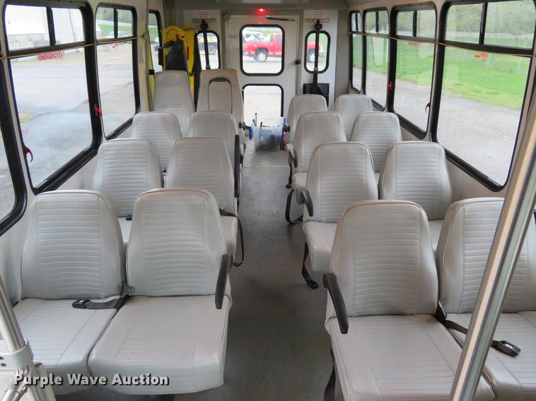 image for item DG3974 2010 Ford Econoline E450 Super Duty shuttle bus