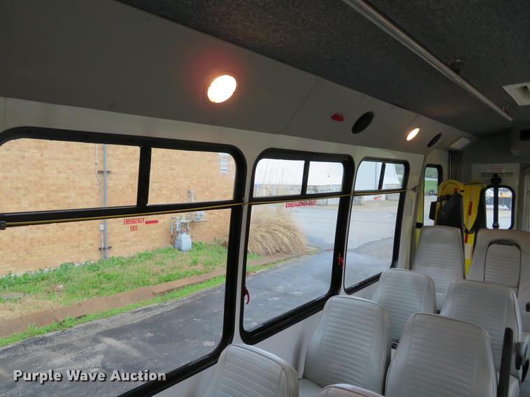 image for item DG3974 2010 Ford Econoline E450 Super Duty shuttle bus