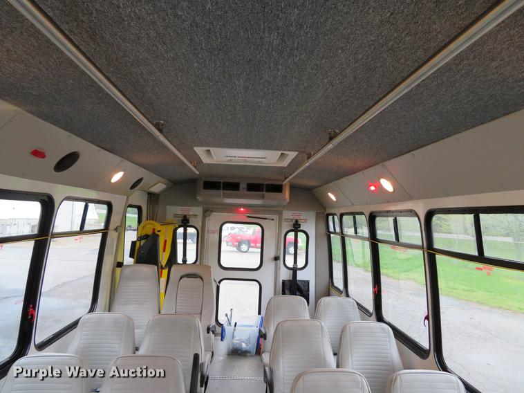 image for item DG3974 2010 Ford Econoline E450 Super Duty shuttle bus
