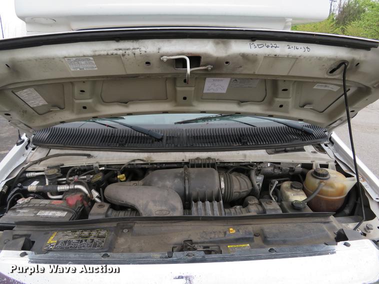 image for item DG3974 2010 Ford Econoline E450 Super Duty shuttle bus