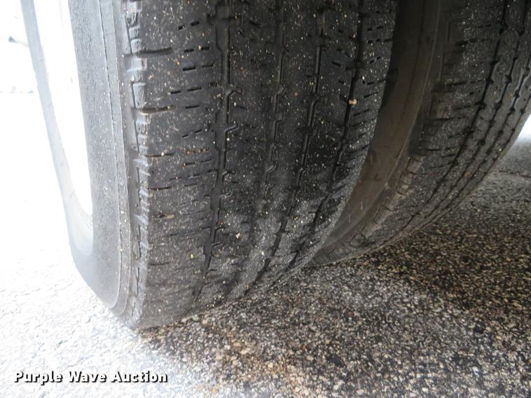 image for item DG3974 2010 Ford Econoline E450 Super Duty shuttle bus