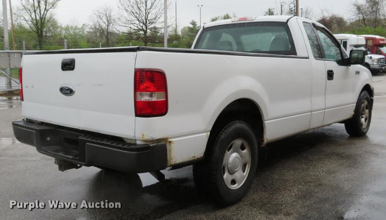 image for item DG3977 2005 Ford F150 XL pickup truck