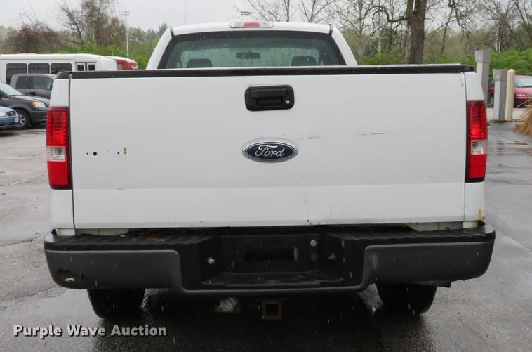 image for item DG3977 2005 Ford F150 XL pickup truck