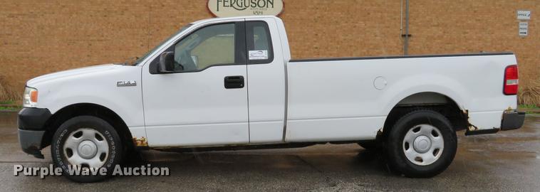 image for item DG3977 2005 Ford F150 XL pickup truck