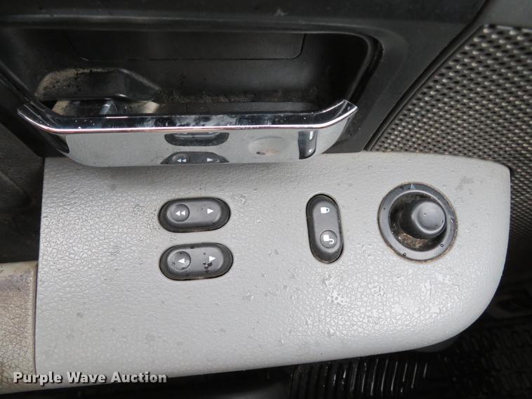 image for item DG3977 2005 Ford F150 XL pickup truck