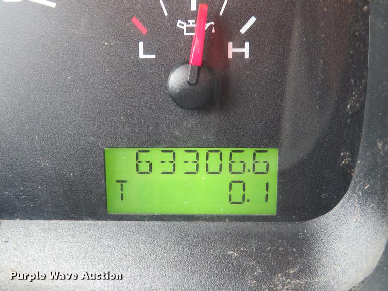 image for item DG3977 2005 Ford F150 XL pickup truck