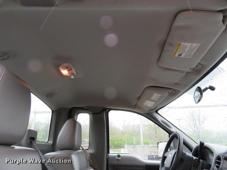 image for item DG3977 2005 Ford F150 XL pickup truck