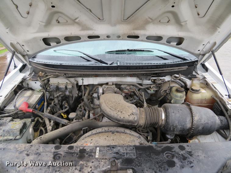 image for item DG3977 2005 Ford F150 XL pickup truck