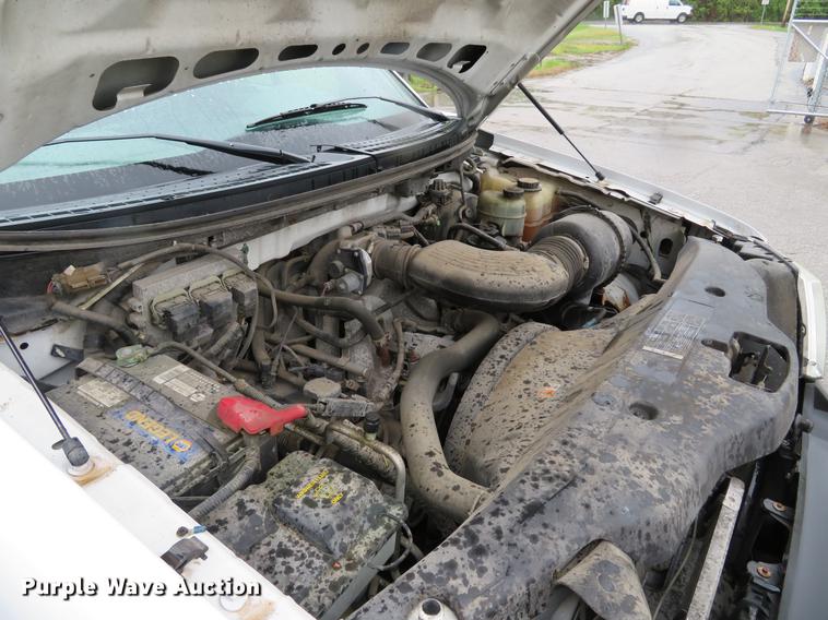 image for item DG3977 2005 Ford F150 XL pickup truck