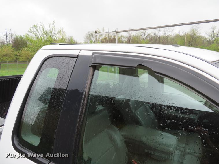 image for item DG3977 2005 Ford F150 XL pickup truck