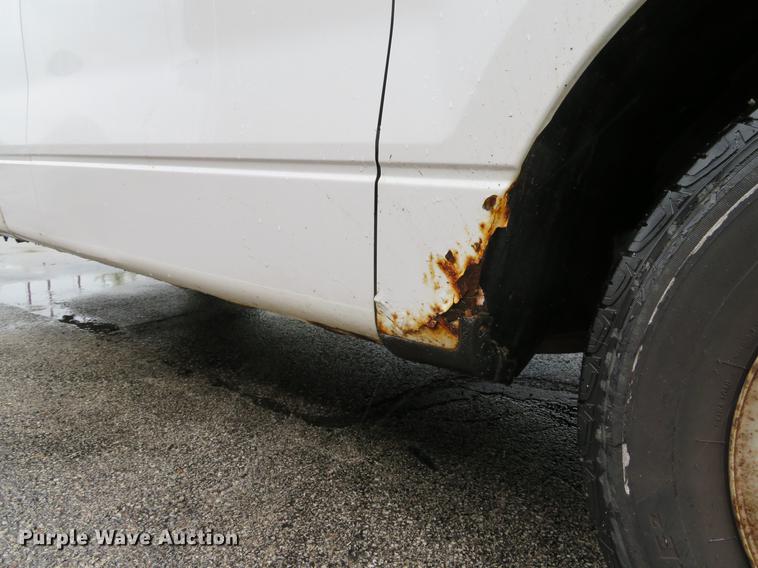 image for item DG3977 2005 Ford F150 XL pickup truck