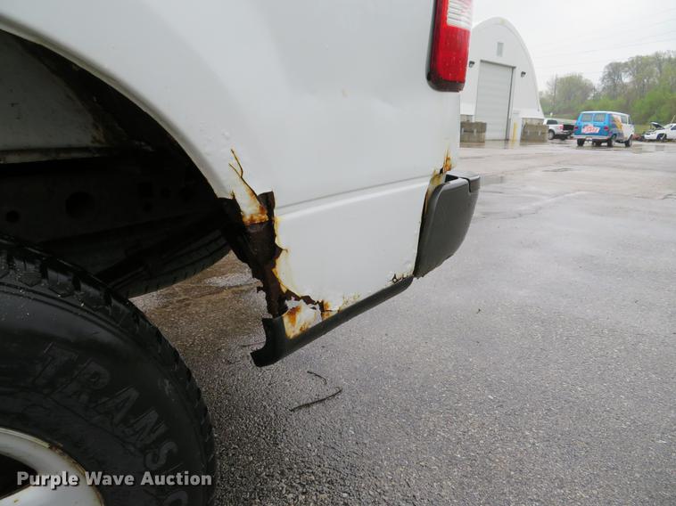 image for item DG3977 2005 Ford F150 XL pickup truck