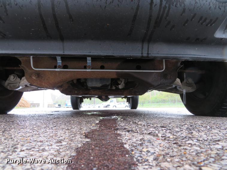 image for item DG3977 2005 Ford F150 XL pickup truck