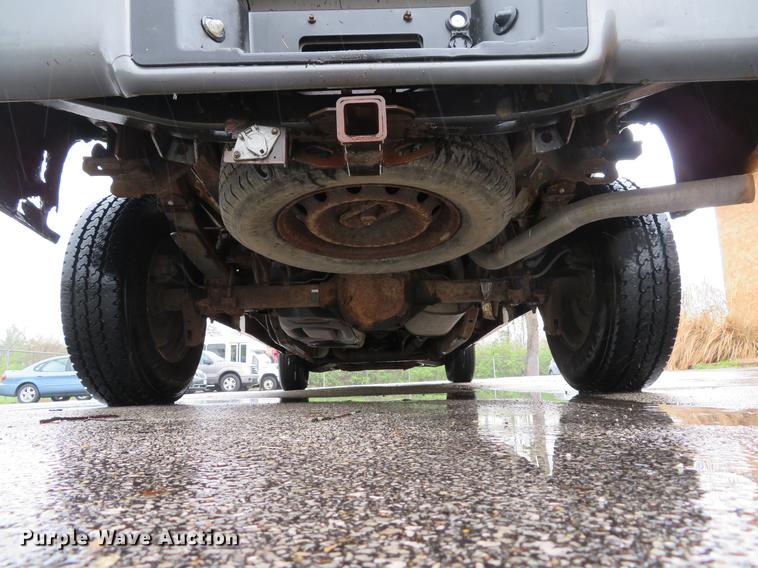 image for item DG3977 2005 Ford F150 XL pickup truck