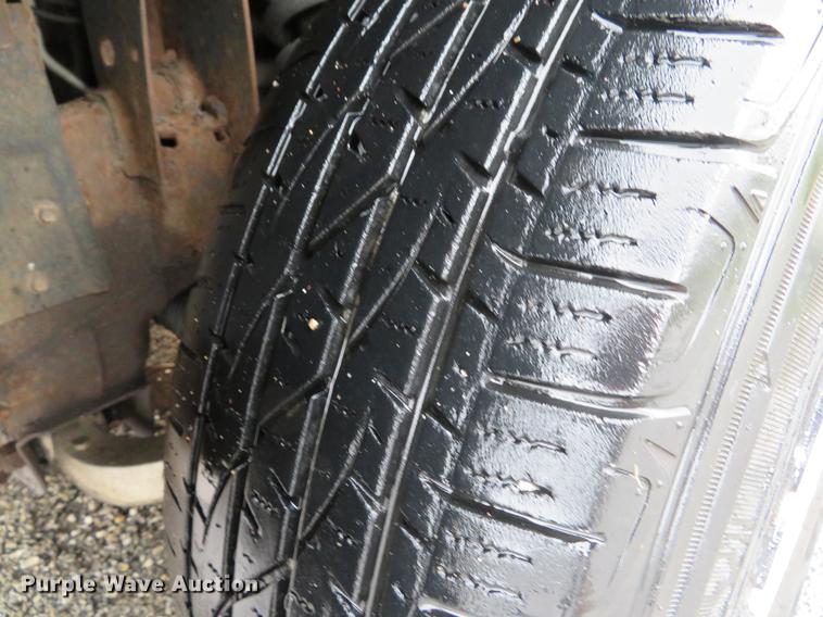 image for item DG3977 2005 Ford F150 XL pickup truck