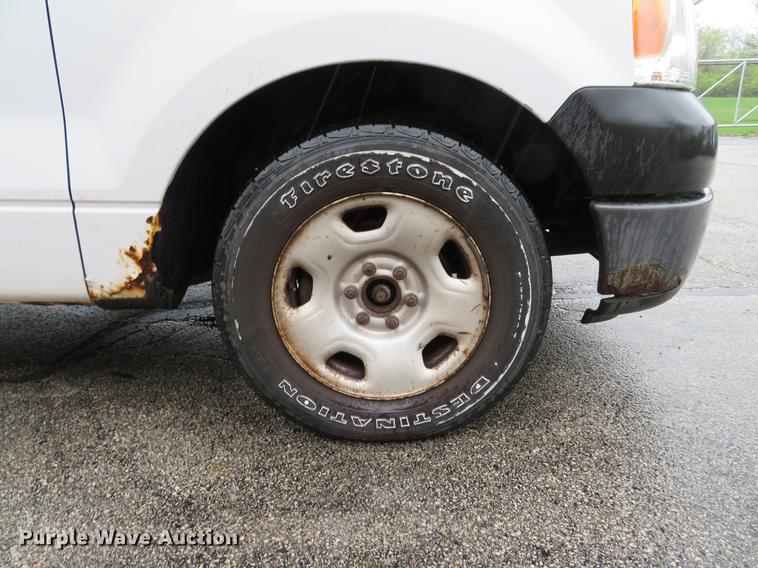 image for item DG3977 2005 Ford F150 XL pickup truck