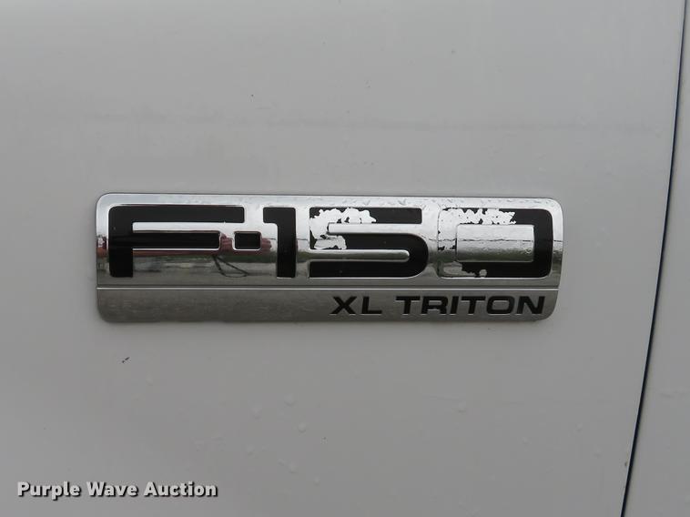 image for item DG3977 2005 Ford F150 XL pickup truck