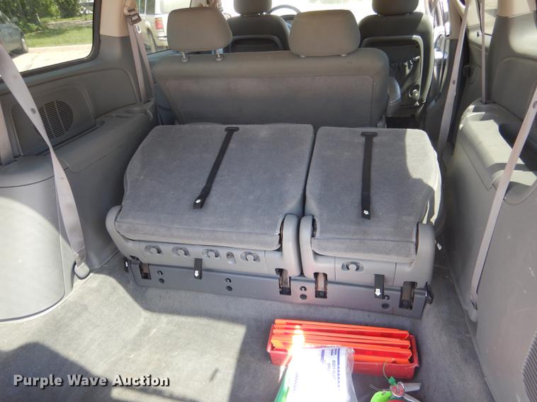 image for item DG5792 2007 Dodge Grand Caravan van