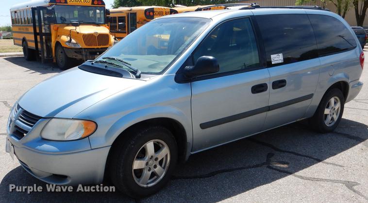 image for item DG5793 2005 Dodge Grand Caravan van
