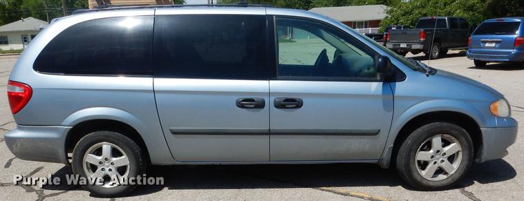 image for item DG5793 2005 Dodge Grand Caravan van