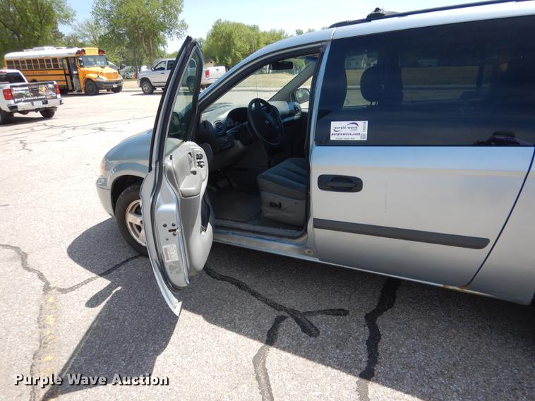 image for item DG5793 2005 Dodge Grand Caravan van